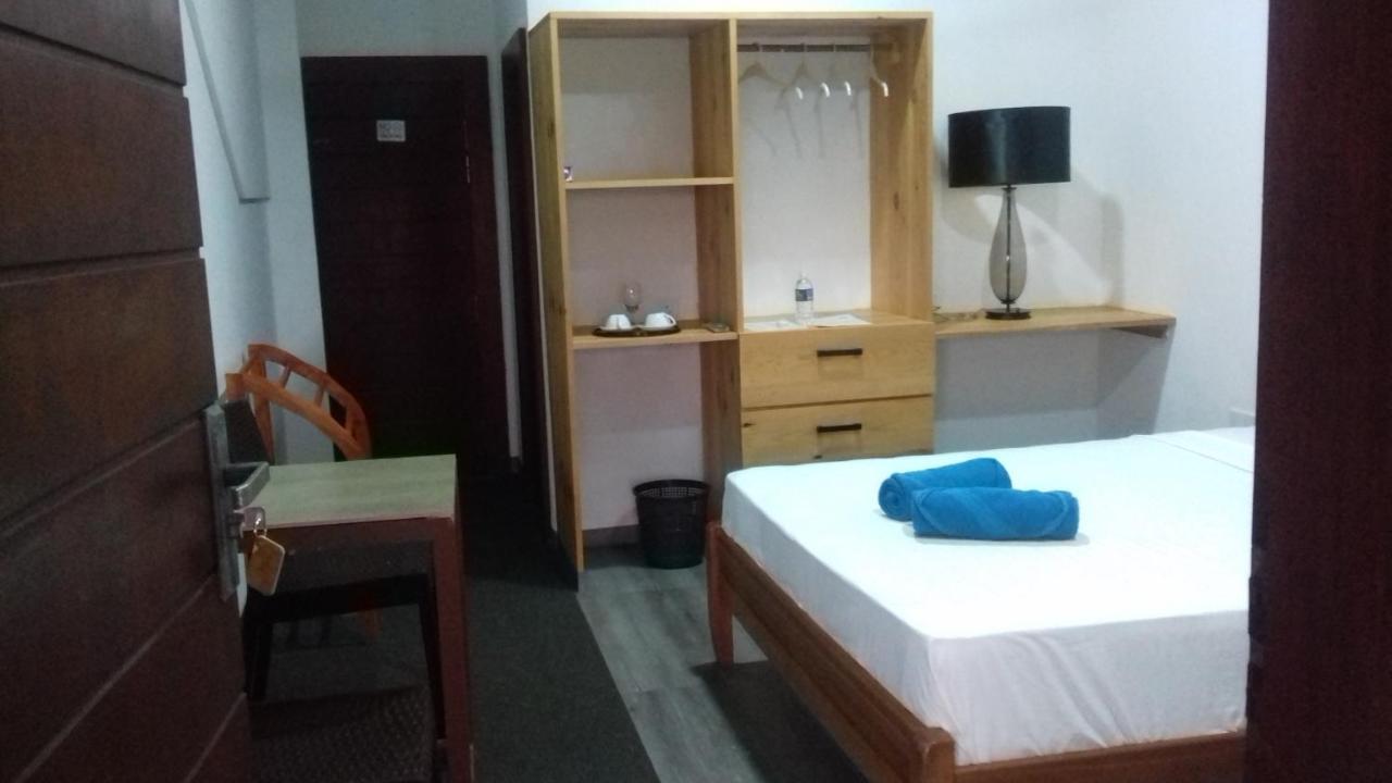 Hi Win Hotel Chilaw Exterior foto